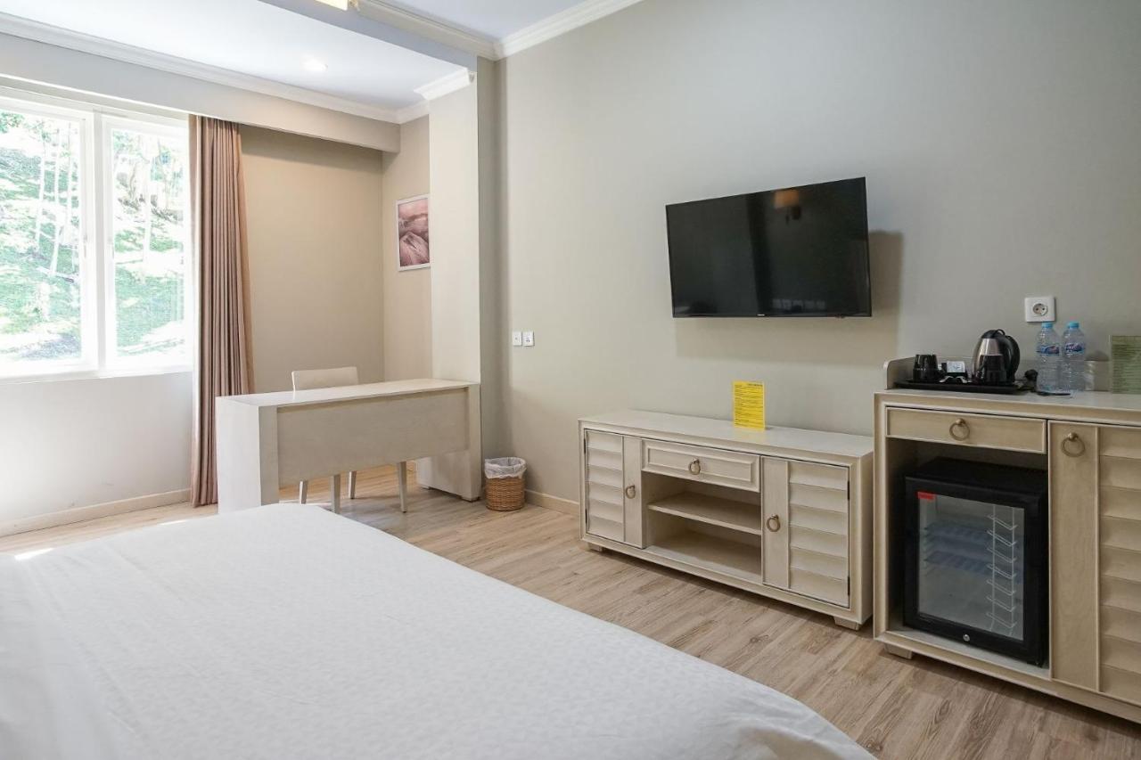 Hotel Villa Emitta Tomohon Esterno foto