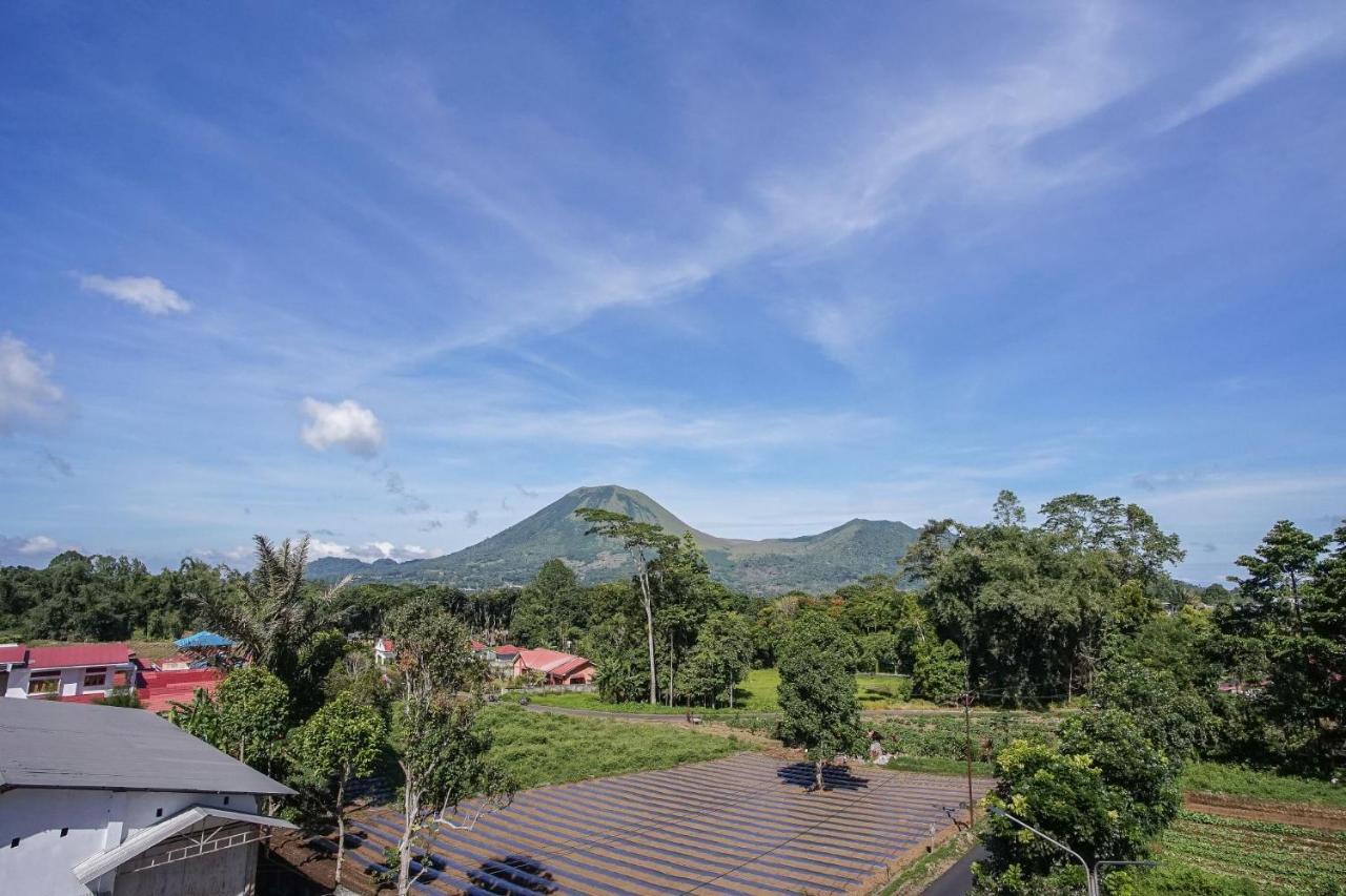 Hotel Villa Emitta Tomohon Esterno foto