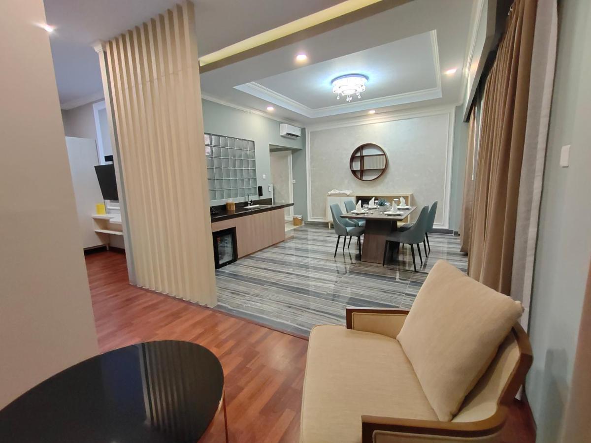 Hotel Villa Emitta Tomohon Esterno foto