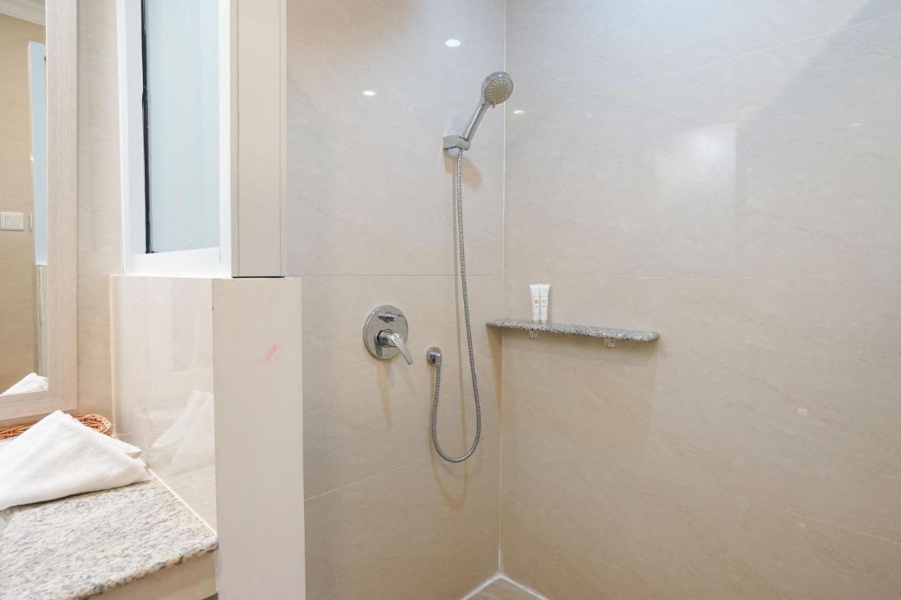 Hotel Villa Emitta Tomohon Esterno foto