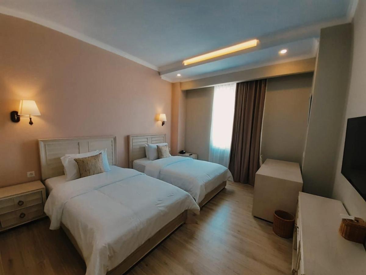 Hotel Villa Emitta Tomohon Esterno foto